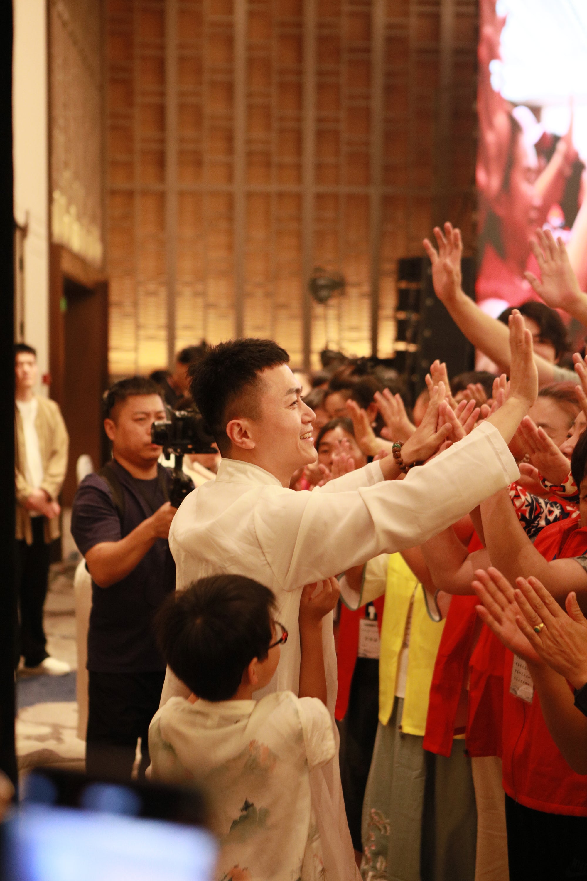 老师与参与者互动
